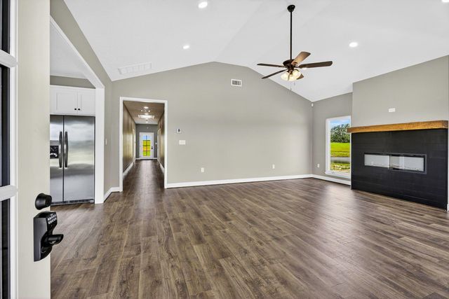 1478 Connor Landing, Madisonville, TX 77864
