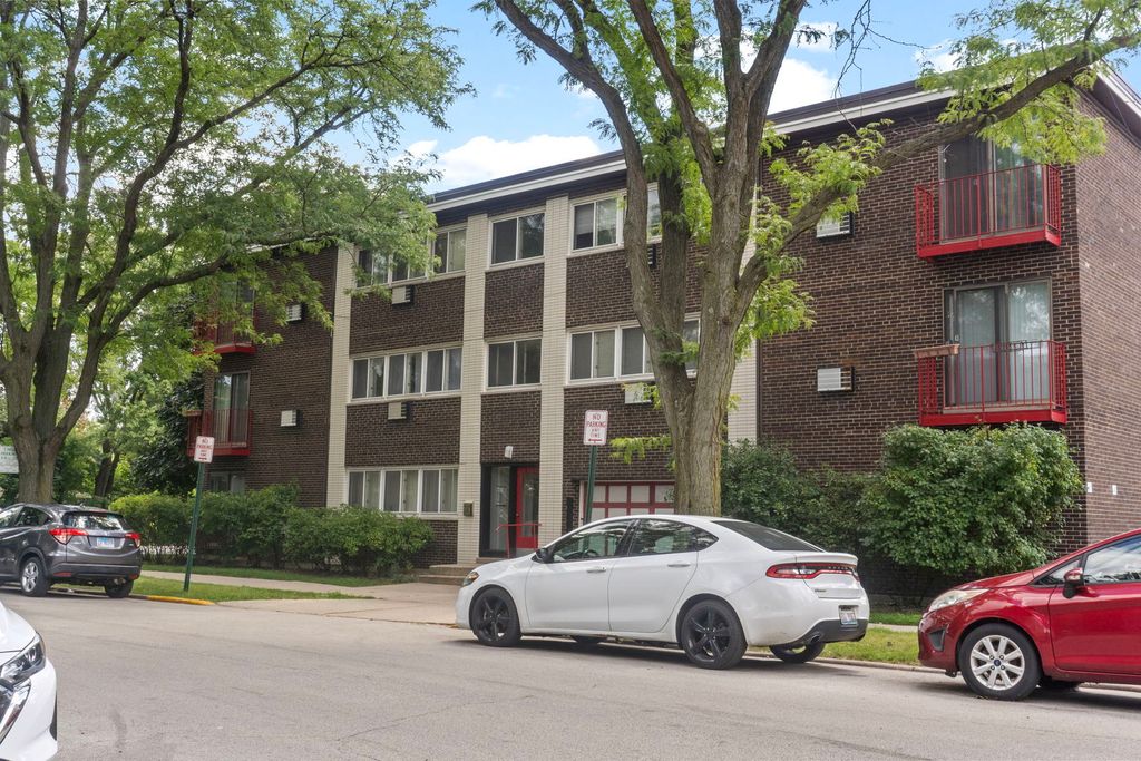8524 Skokie Boulevard 3E, Skokie, IL 60077