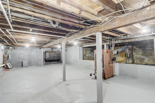 69 Hewlett Street, Hempstead, NY 11550