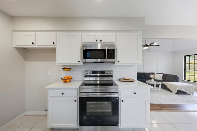 1021 Westminster Lane, Mansfield, TX 76063