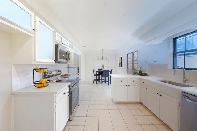 1021 Westminster Lane, Mansfield, TX 76063