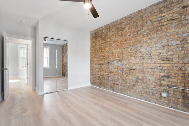 7383 N Damen Avenue 3W, Chicago, IL 60645
