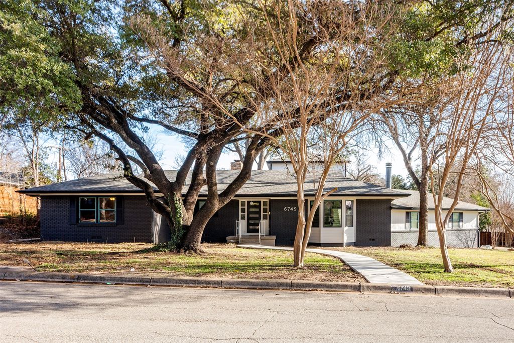 6749 Fortune Road, Fort Worth, TX 76116