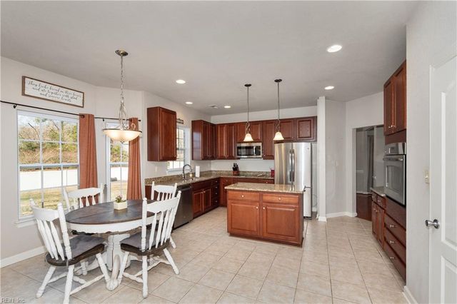 362 Bob White PW, Suffolk, VA 23435