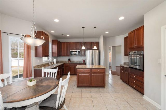 362 Bob White PW, Suffolk, VA 23435