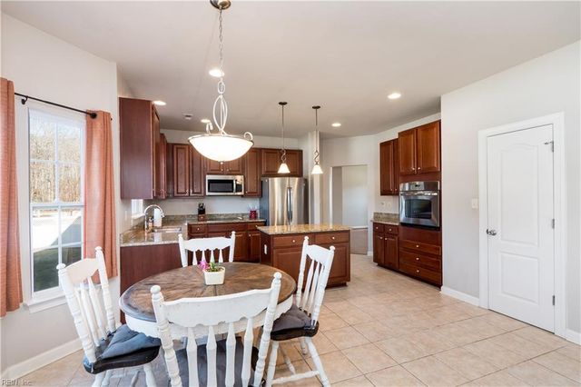 362 Bob White PW, Suffolk, VA 23435