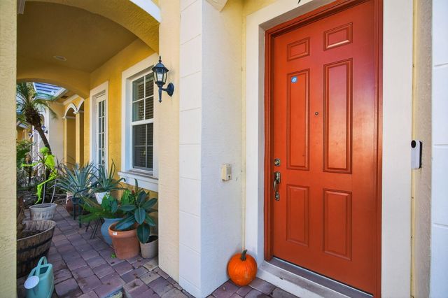 107 Ennis Lane, Jupiter, FL 33458