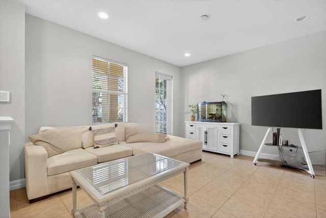 107 Ennis Lane, Jupiter, FL 33458