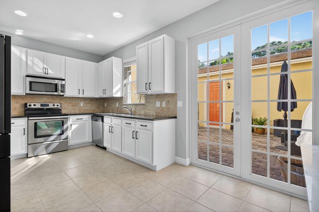 107 Ennis Lane, Jupiter, FL 33458