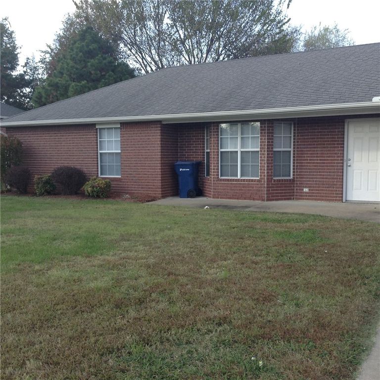 2152 A Kristy, Siloam Springs, AR 72761