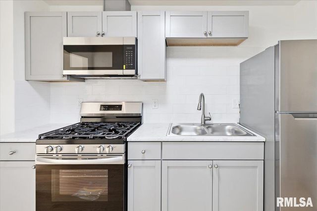 4105 11TH Street, Rock Island, IL 61201