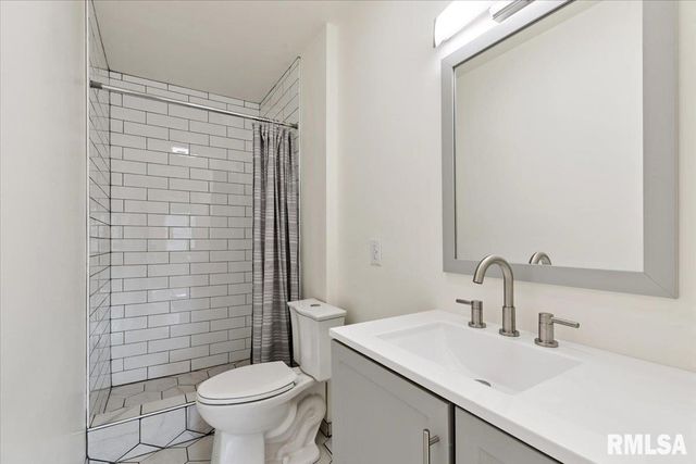 4105 11TH Street, Rock Island, IL 61201