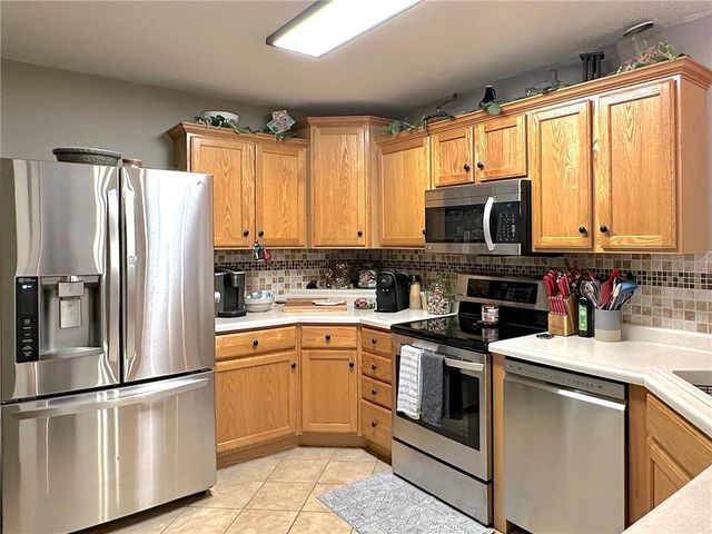 2352 Oakridge Circle, Hudson, WI 54016