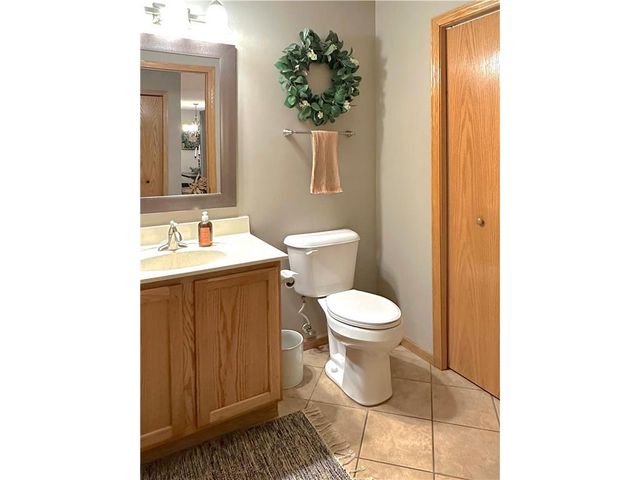 2352 Oakridge Circle, Hudson, WI 54016