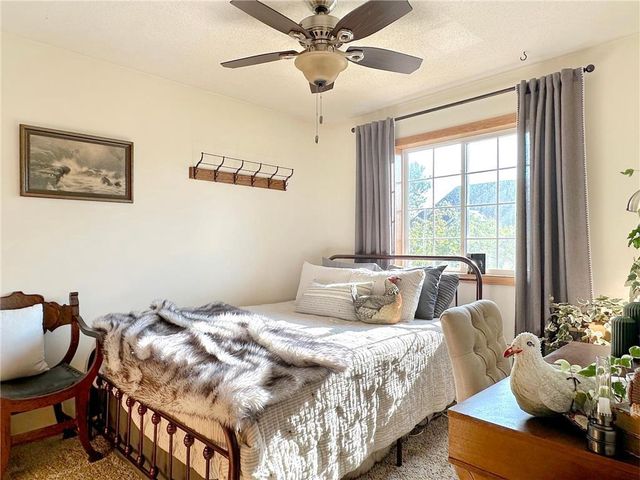 2352 Oakridge Circle, Hudson, WI 54016