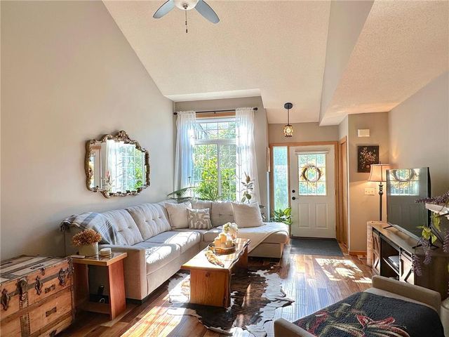 2352 Oakridge Circle, Hudson, WI 54016