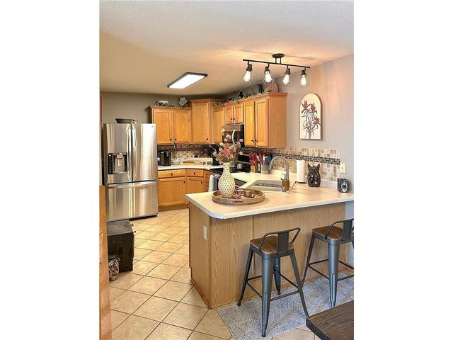 2352 Oakridge Circle, Hudson, WI 54016