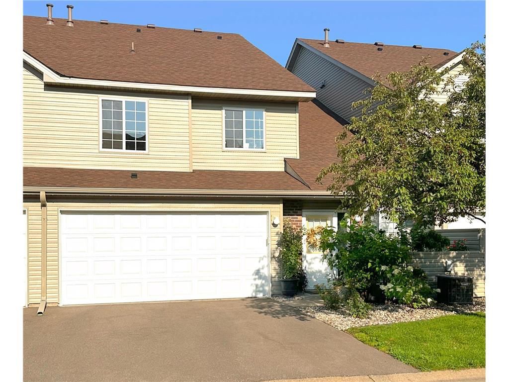 2352 Oakridge Circle, Hudson, WI 54016