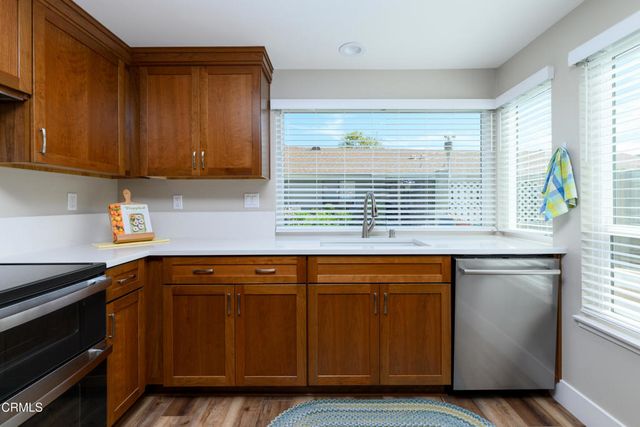 42308 Village 42, Camarillo, CA 93012