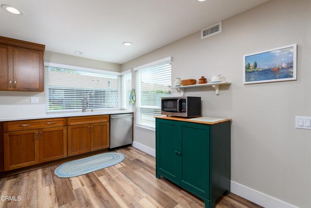 42308 Village 42, Camarillo, CA 93012