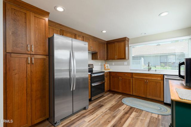 42308 Village 42, Camarillo, CA 93012