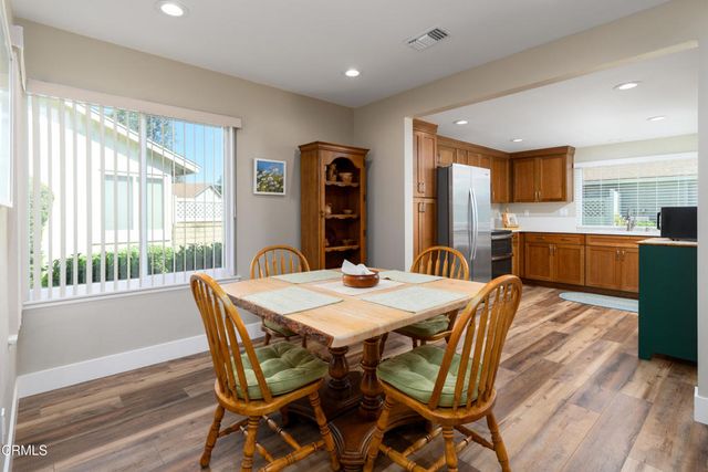 42308 Village 42, Camarillo, CA 93012