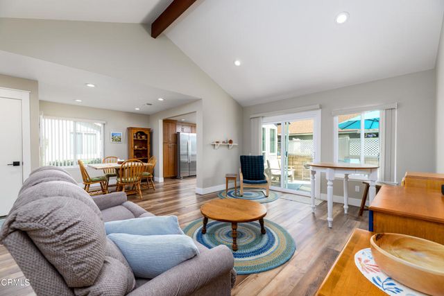 42308 Village 42, Camarillo, CA 93012