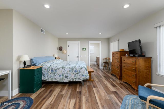 42308 Village 42, Camarillo, CA 93012