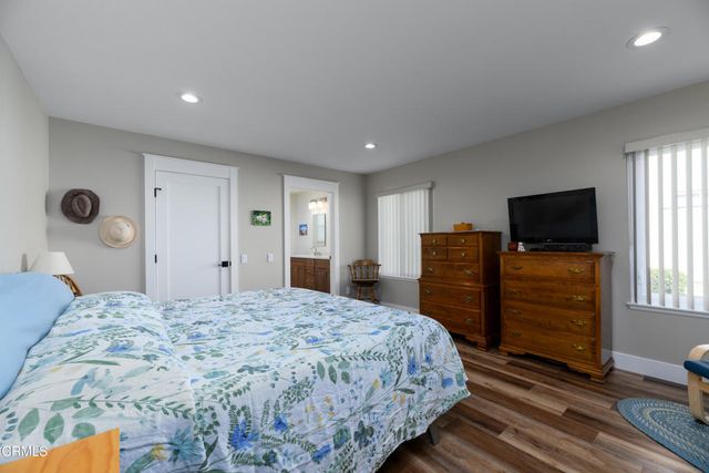 42308 Village 42, Camarillo, CA 93012