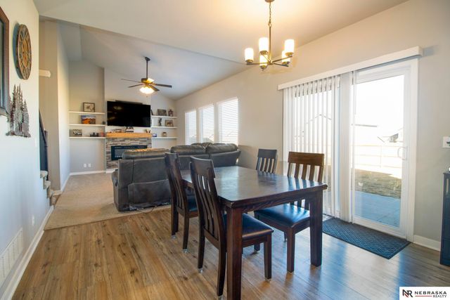 21212 Madison Street, Elkhorn, NE 68022