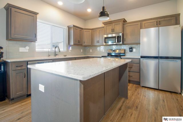 21212 Madison Street, Elkhorn, NE 68022