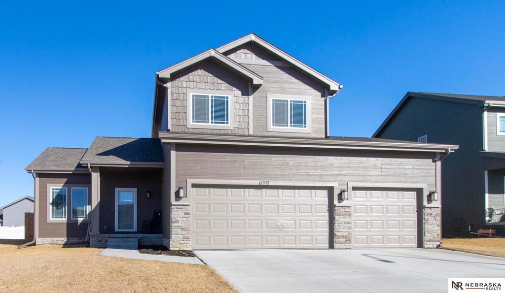 21212 Madison Street, Elkhorn, NE 68022