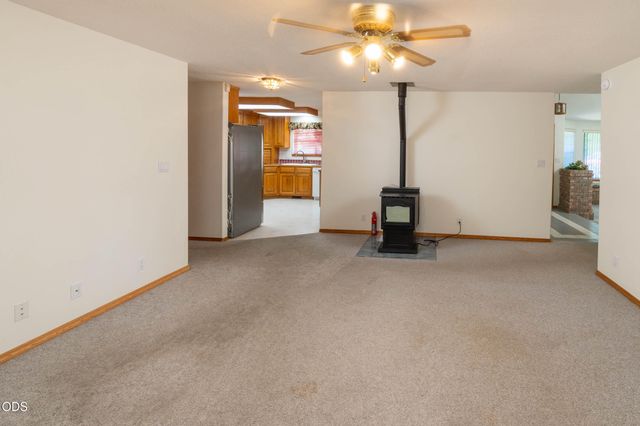 204 Miller Street, Molalla, OR 97038