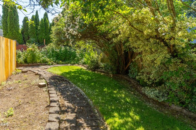 204 Miller Street, Molalla, OR 97038