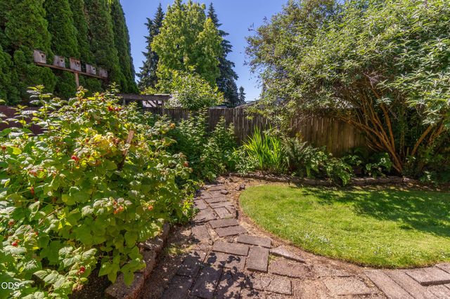 204 Miller Street, Molalla, OR 97038