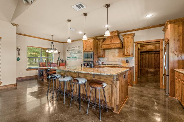 6231 Michael Road, Sanger, TX 76266