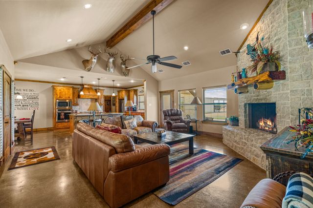 6231 Michael Road, Sanger, TX 76266