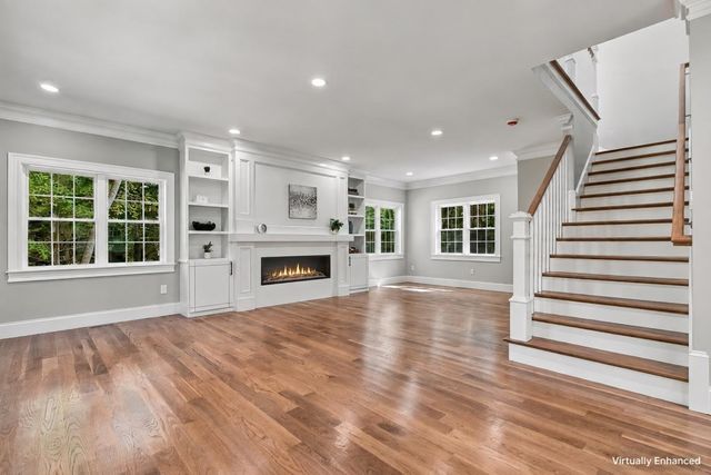91 High, Upton, MA 01568