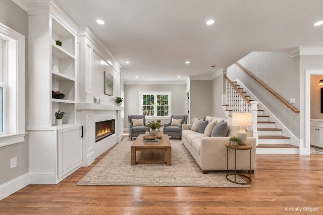 91 High, Upton, MA 01568
