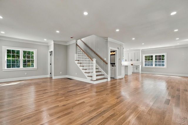 91 High, Upton, MA 01568