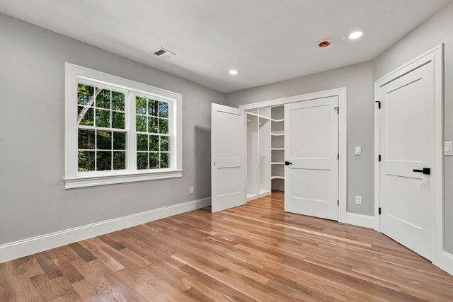 91 High, Upton, MA 01568