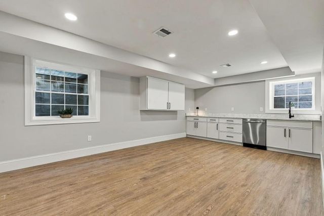 91 High, Upton, MA 01568