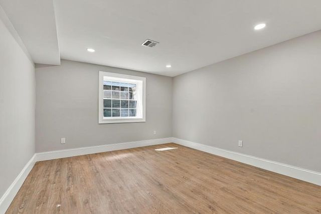 91 High, Upton, MA 01568