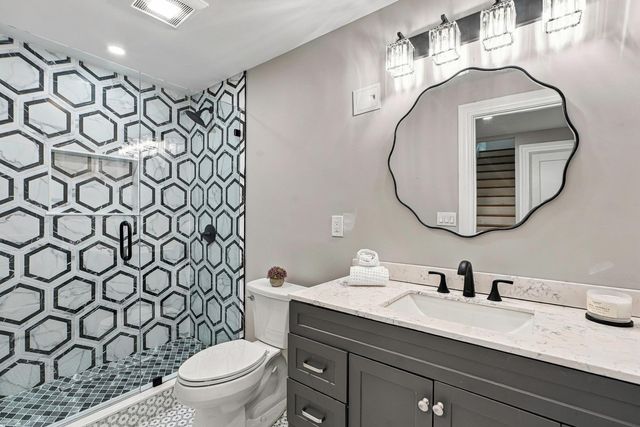 91 High, Upton, MA 01568