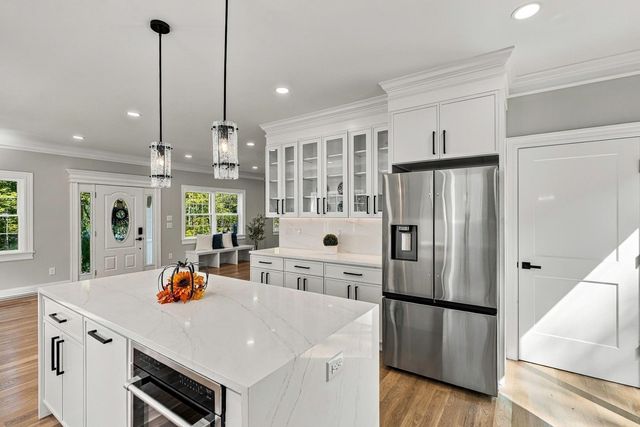 91 High, Upton, MA 01568