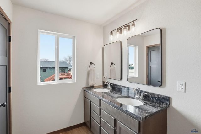 4012 MAGNUM RD, Rapid City, SD 57703