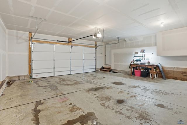 4012 MAGNUM RD, Rapid City, SD 57703