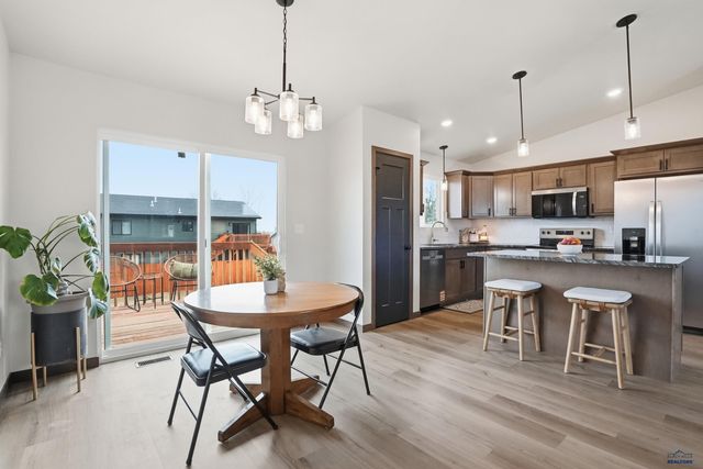 4012 MAGNUM RD, Rapid City, SD 57703