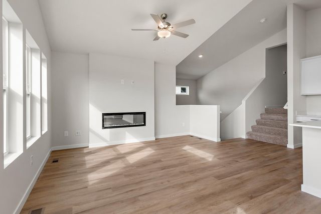 605 Redwood Loop N, Cambridge, MN 55008