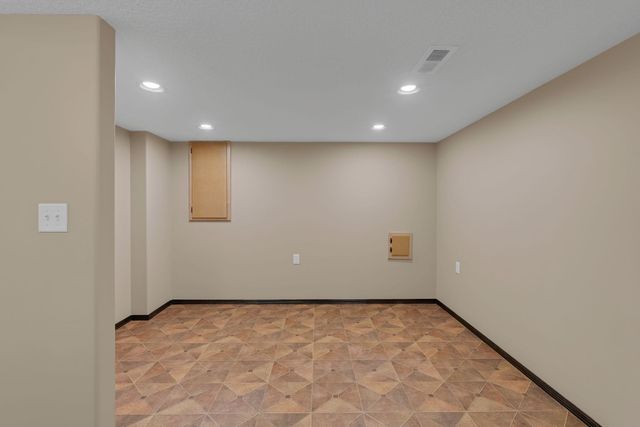 2763 N Woodridge Ct., Wichita, KS 67226